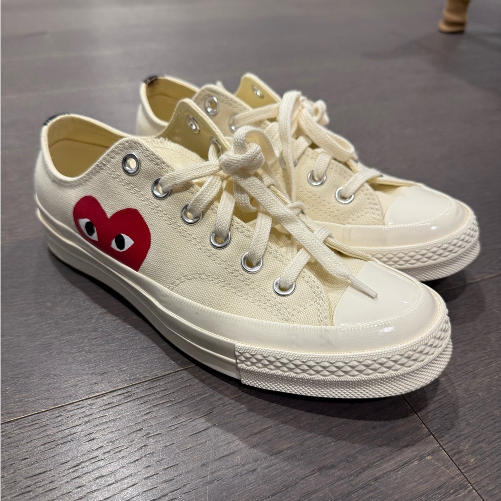 Comme Des Garçons PLAY x Converse Chuck Taylor All Star Low-top Sneakers